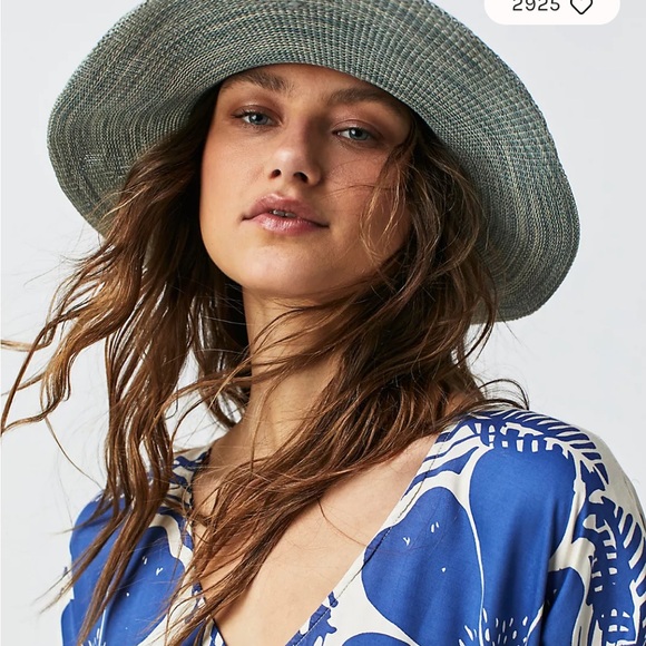 Free People Accessories - FREE PEOPLE Arrow Woven Packable Hat NWT